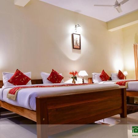 Vasathi Hotel Madikeri Kültér fotó