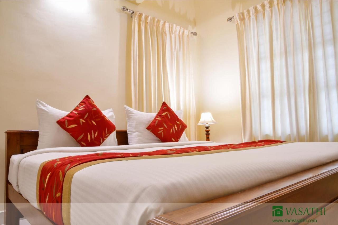 Vasathi Hotel Madikeri Kültér fotó