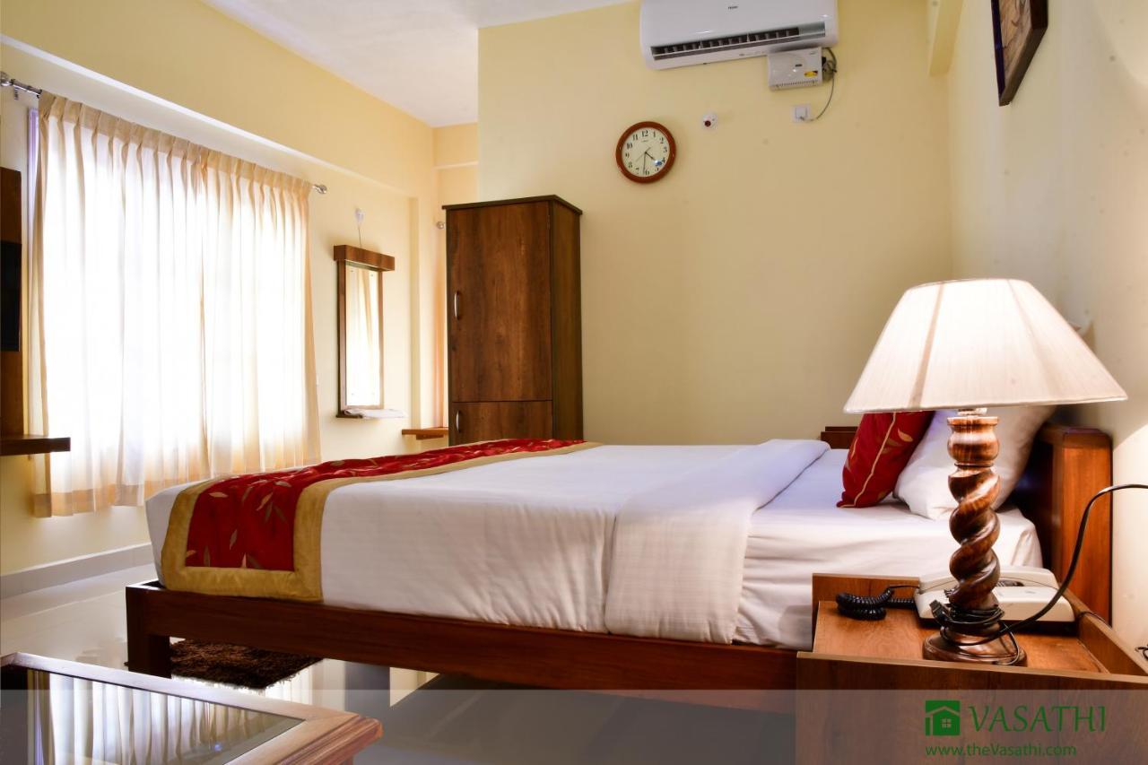 Vasathi Hotel Madikeri Kültér fotó