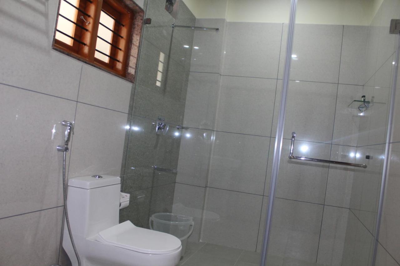 Vasathi Hotel Madikeri Kültér fotó